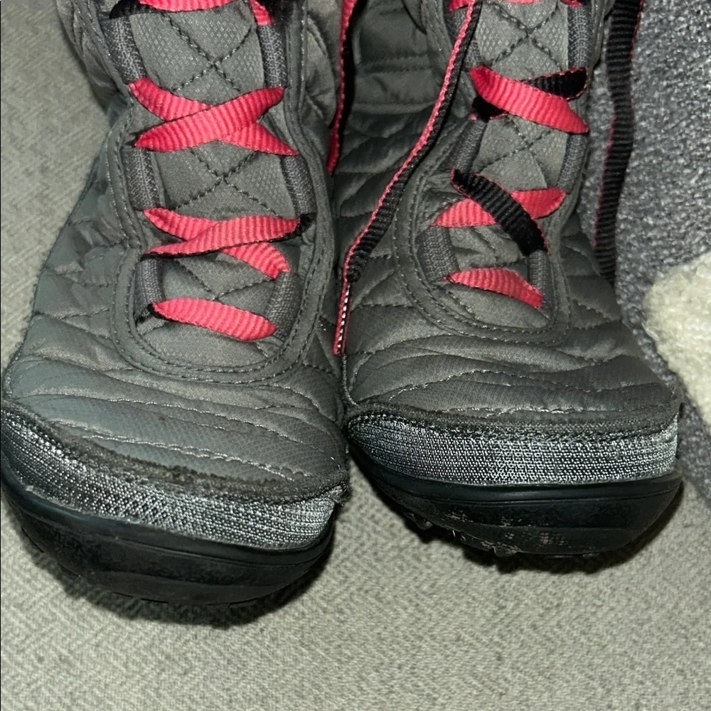 YOUTH MINX MID II OMNI HEAT COLUMBIA BOOTS SZ 2 WATERPROOF